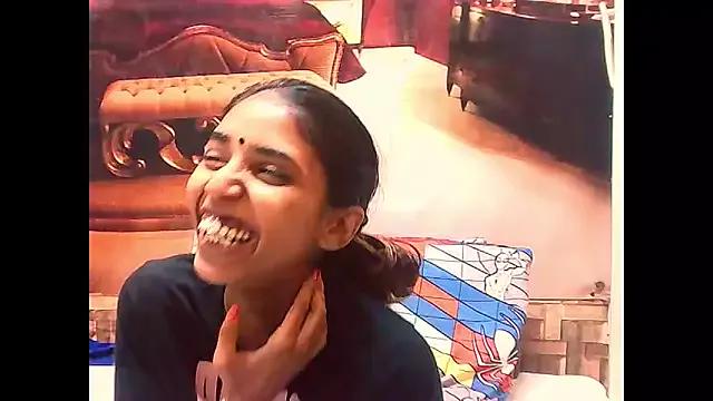 Freechat IndianSexySlender on StripChat