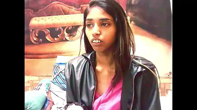 Freechat IndianSexySlender on StripChat