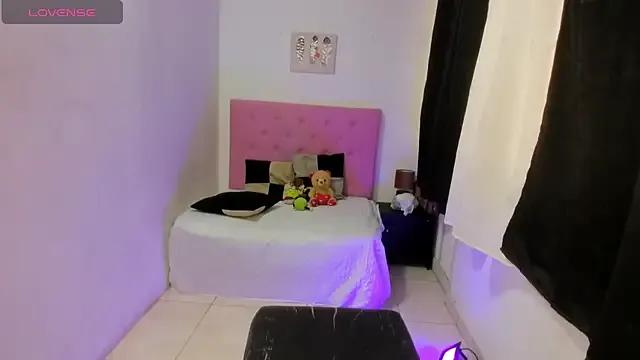 issa_kitty on StripChat 