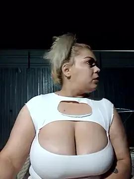 Private izauri2025 on StripChat