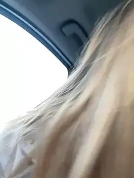 justmilaa on StripChat