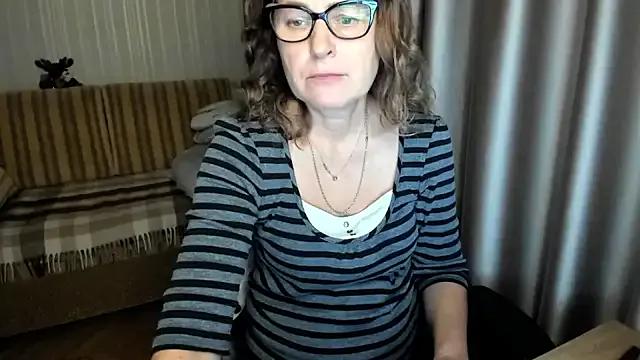 lauraoven — Freechat on StripChat