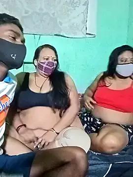 LoveOnStream — Boobs flash 