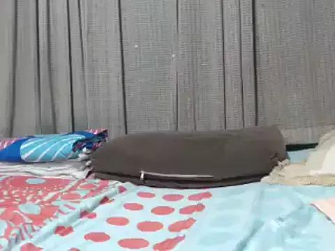 Freechat mom_son_dirty on StripChat