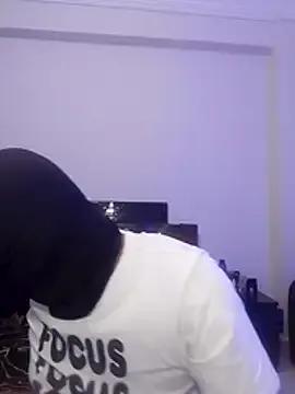 Freechat Nisreenn on StripChat