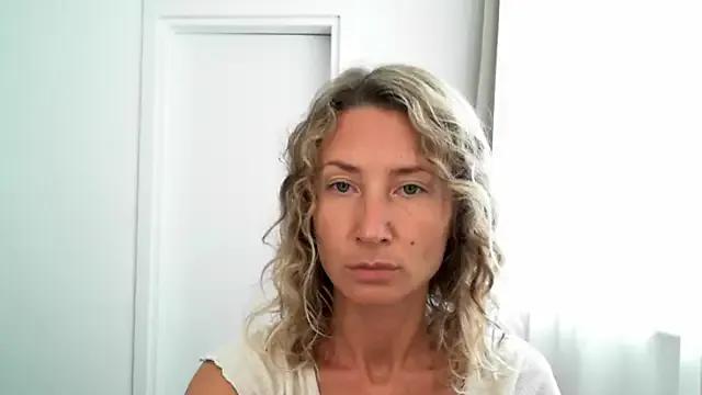 Paevoa — take off clothes