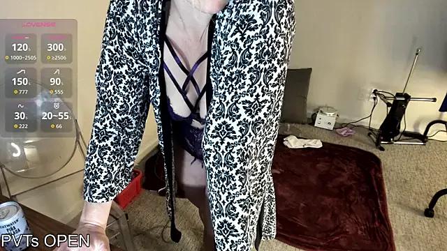 Freechat Peaches_N_Kreme on StripChat