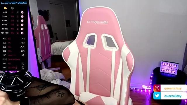 queenxlexy on StripChat 