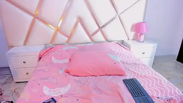 samanthaevans4 on StripChat