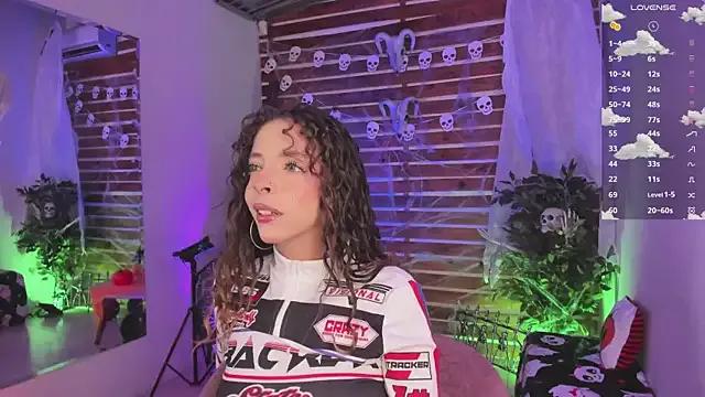 Sapphire_Venuss on StripChat 