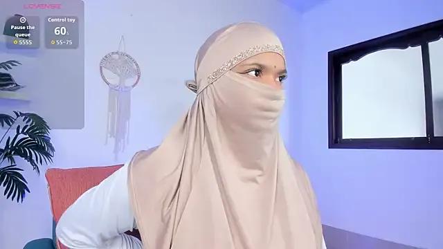 saray_halam on StripChat 