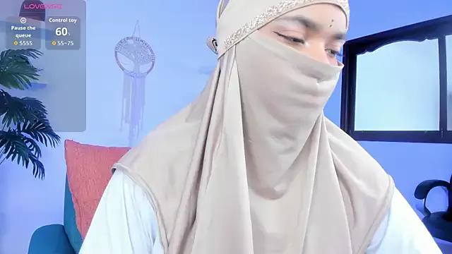 saray_halam on StripChat 