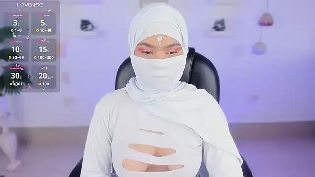 saray_halam on StripChat 