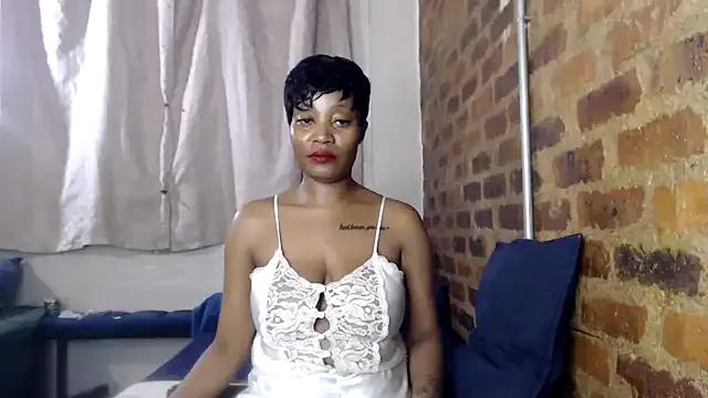 SweetPortableAmber on StripChat 