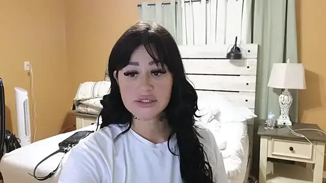 Freechat TexasTattooedHouseWife on StripChat