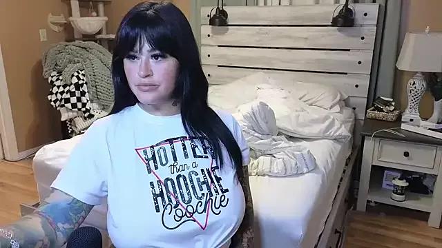 Freechat TexasTattooedHouseWife on StripChat