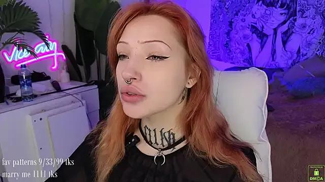 Freechat violetviolator on StripChat