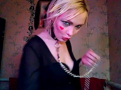 Group WildMissNiks on StripChat