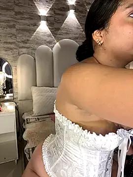 Yassy_vazquez on StripChat 