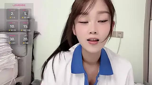 yueyue2003 on StripChat 