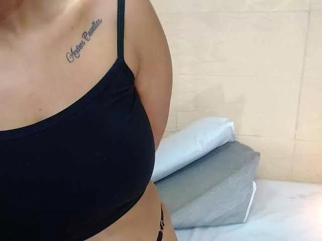 hazel-queen69 from BongaCams is Freechat