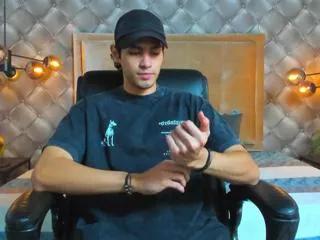 tyler_lions from Flirt4Free is Freechat