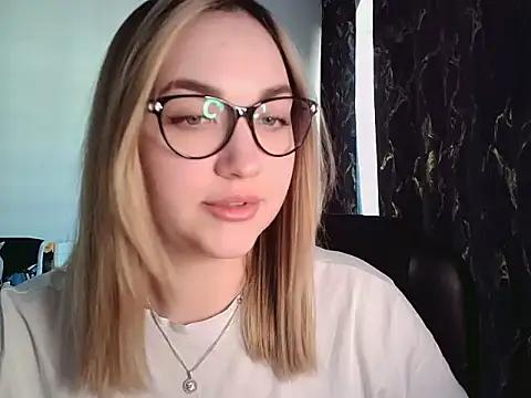 AdelyDreamsX from StripChat is Freechat