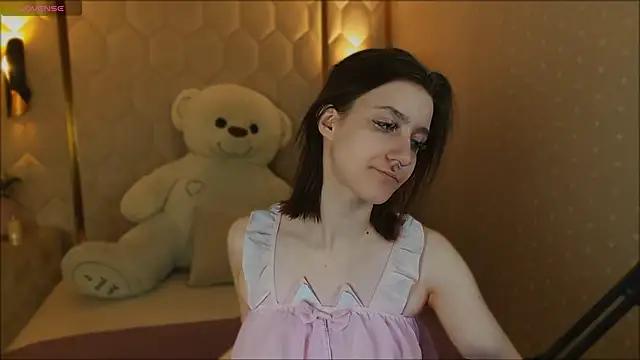 Anora_madison from StripChat is Freechat