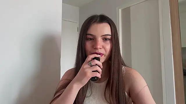 cherryelin from StripChat is Freechat