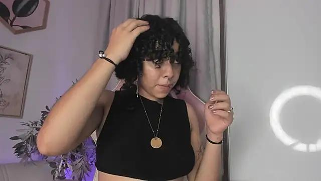 Dhalila_ from StripChat is Freechat