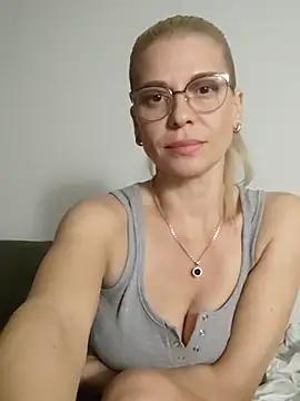 DiamondAlison from StripChat is Freechat