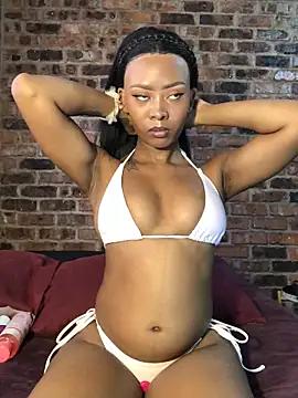 DiamondHunny from StripChat is Freechat