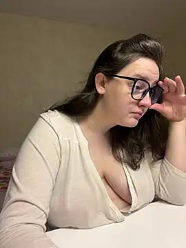 hungry1bunny from StripChat is Freechat