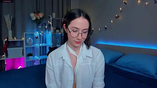 Kira_mindnes from StripChat is Freechat