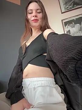 kirastreet from StripChat is Freechat