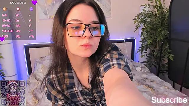 LilianCowick from StripChat is Freechat