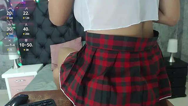 Luna_Adams2 on StripChat