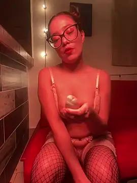 MadameNat from StripChat is Freechat