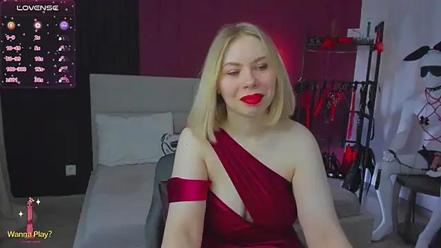 Mary_blonde from StripChat is Freechat