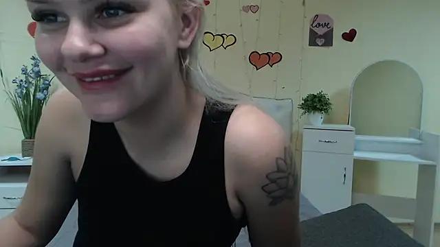 MelissaCats from StripChat is Freechat