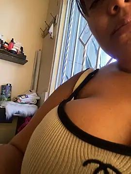 Michellesexxy from StripChat is Freechat