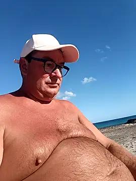 MountJohnXL from StripChat is Freechat