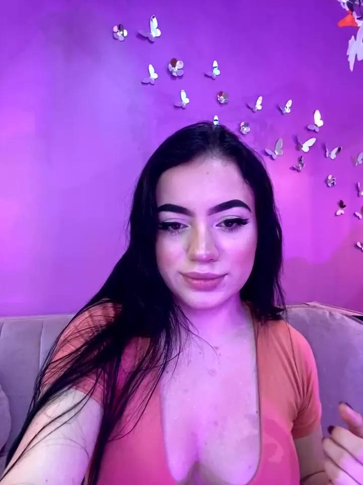 Explore our live girls sluts from our Custom and Multi clubs and checkout exclusive access to highly interactive content, such as shape, hair, titties, pussy type and many more.