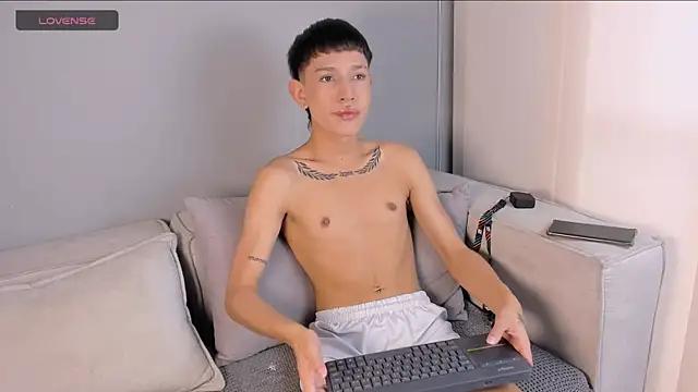 noah_avila from StripChat is Freechat