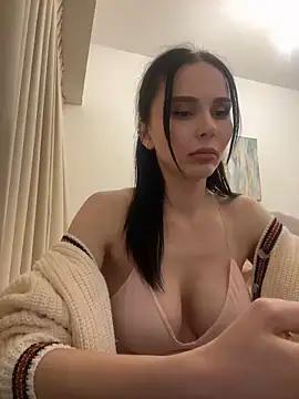 sextazzyHolly from StripChat is Freechat