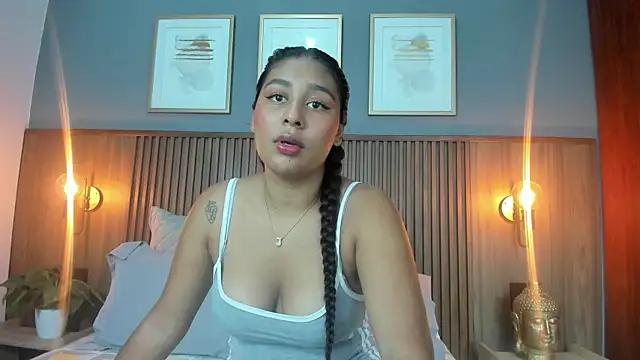 Tiana1Glow from StripChat is Freechat