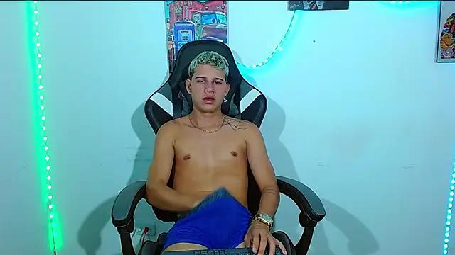 tylerxhuger from StripChat is Freechat